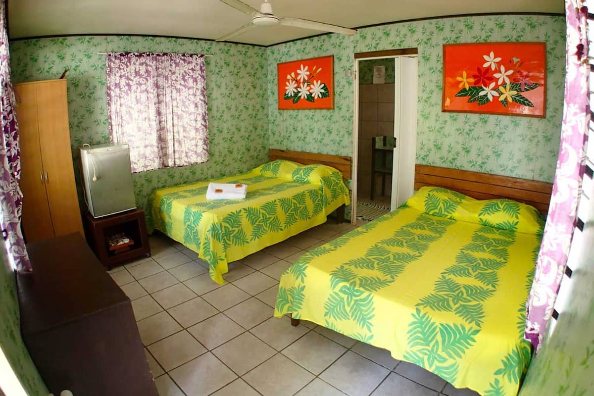 Deluxe Bungalow | Cribs (free), bed sheets