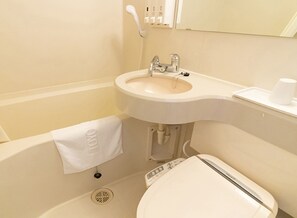 Ensemble douche/baignoire, articles de toilette gratuits, sèche-cheveux