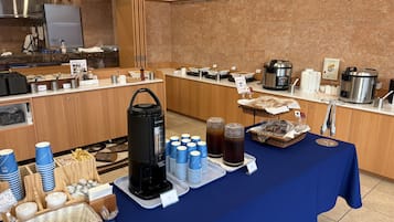 含每日吃到飽早餐