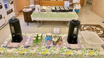 Sudah termasuk sarapan ambil sendiri setiap hari