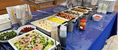 Tägliches inbegriffenes Frühstücksbuffet