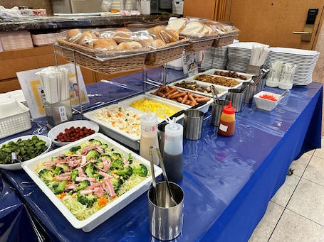 包含每日自助早餐