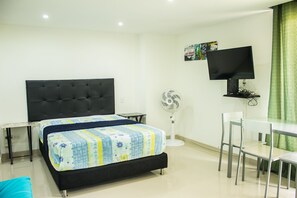 Studio | Desk, iron/ironing board, free cribs/infant beds, free WiFi