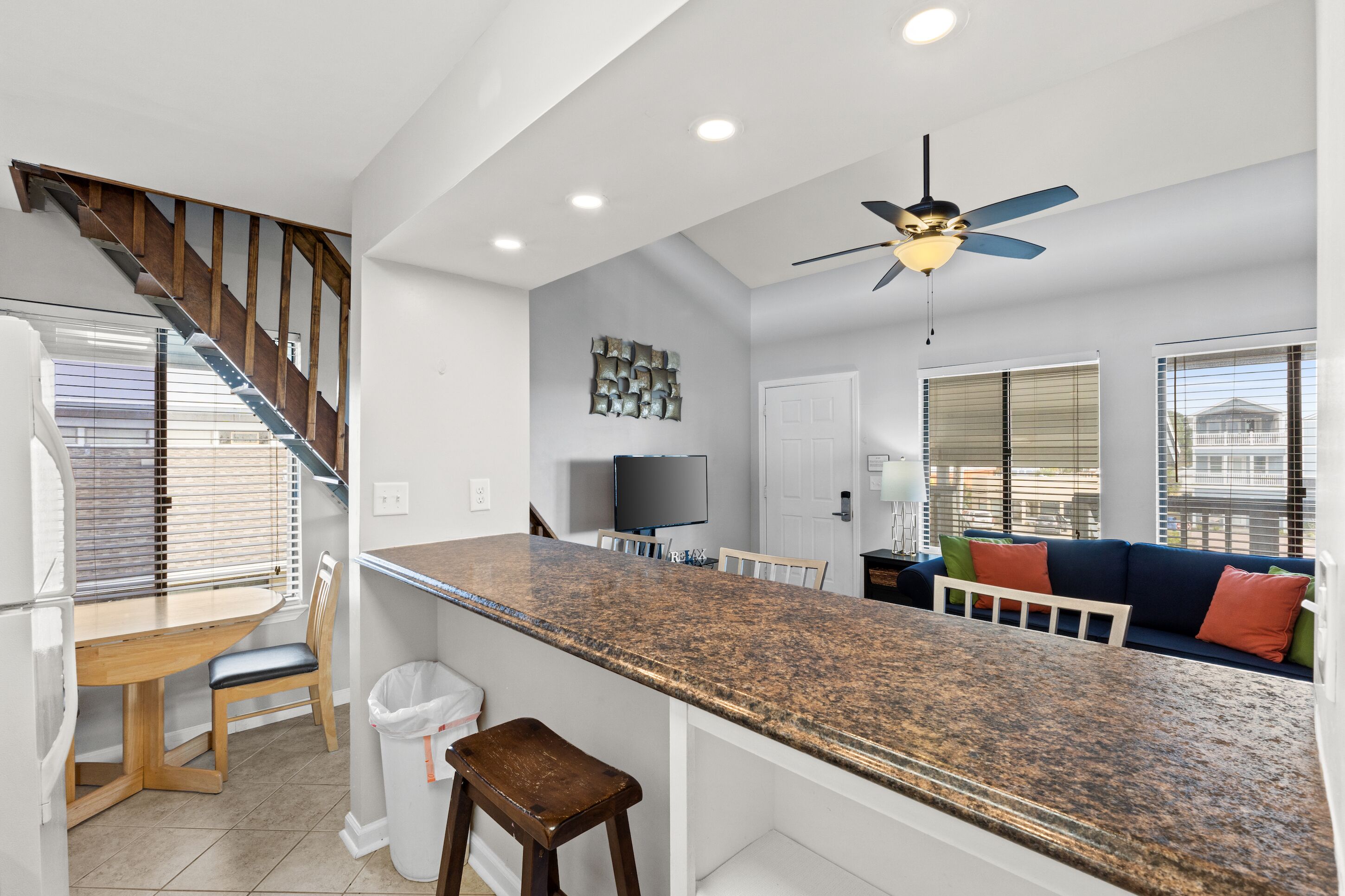 公寓式客房, 1 间卧室, 花园景观 (409) | 私人厨房 | 冰箱、微波炉、烤箱、炉灶