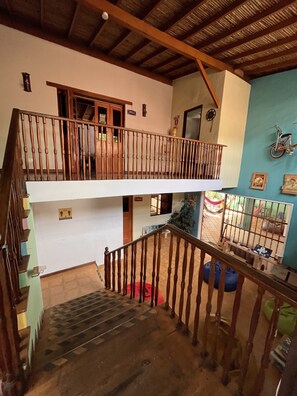 Front of property - YOLO HOSTEL MEDELLIN (Medellín)