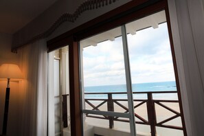 Deluxe Twin Room | View from room - Ocean Grand Hotel (Jeju City)