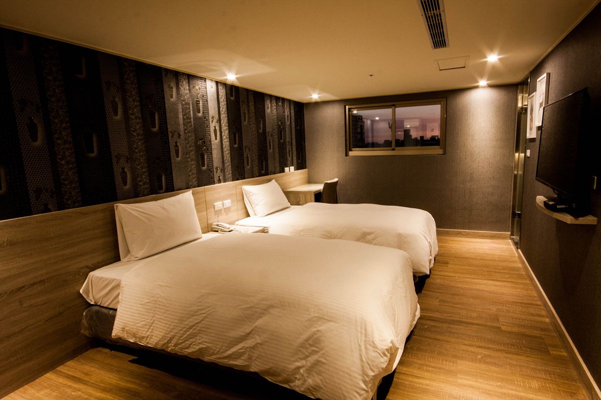 deluxe double room | desk, blackout curtains, soundproofing, iron/ironing board