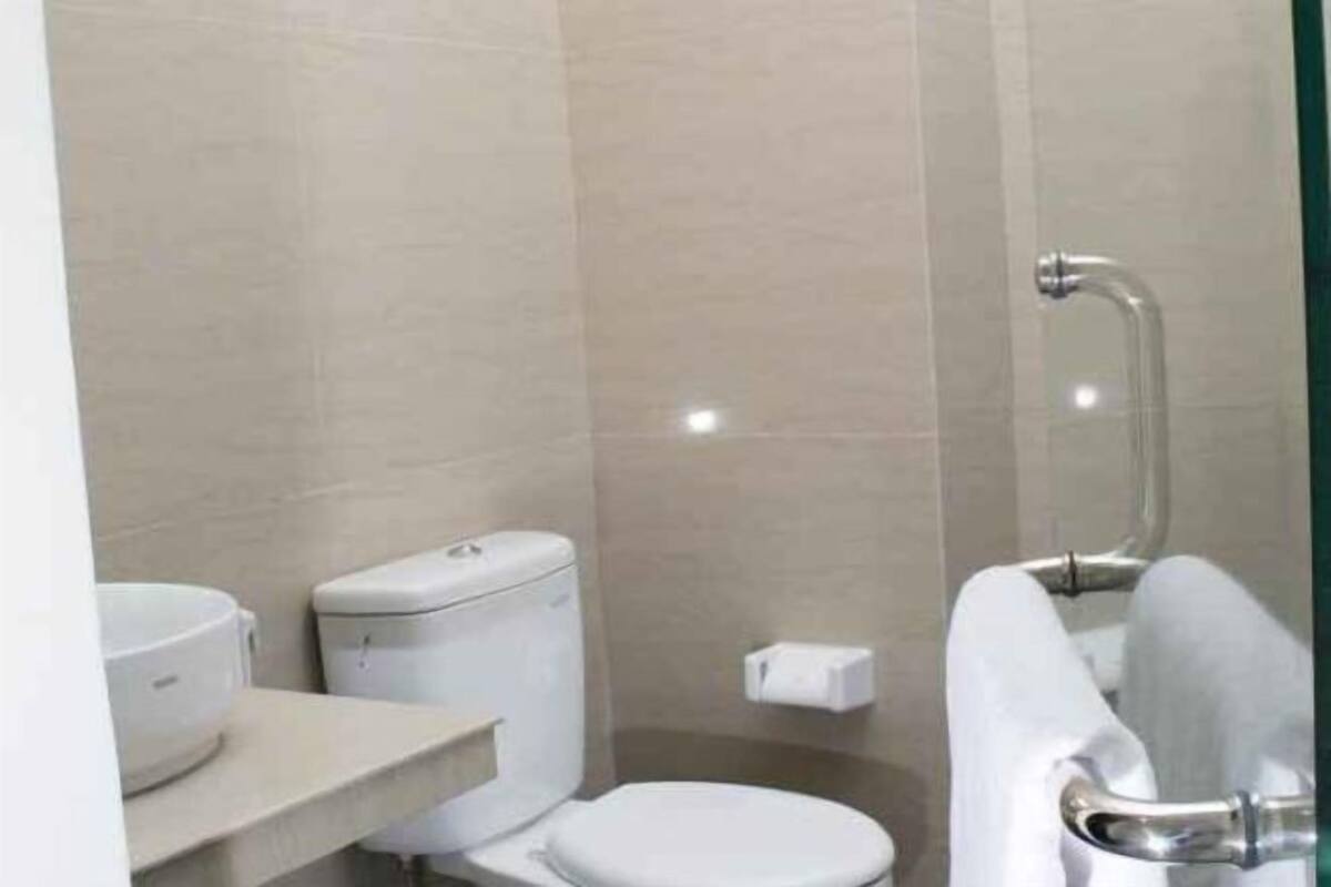 浴室 | 淋浴设施、免费洗浴用品、毛巾