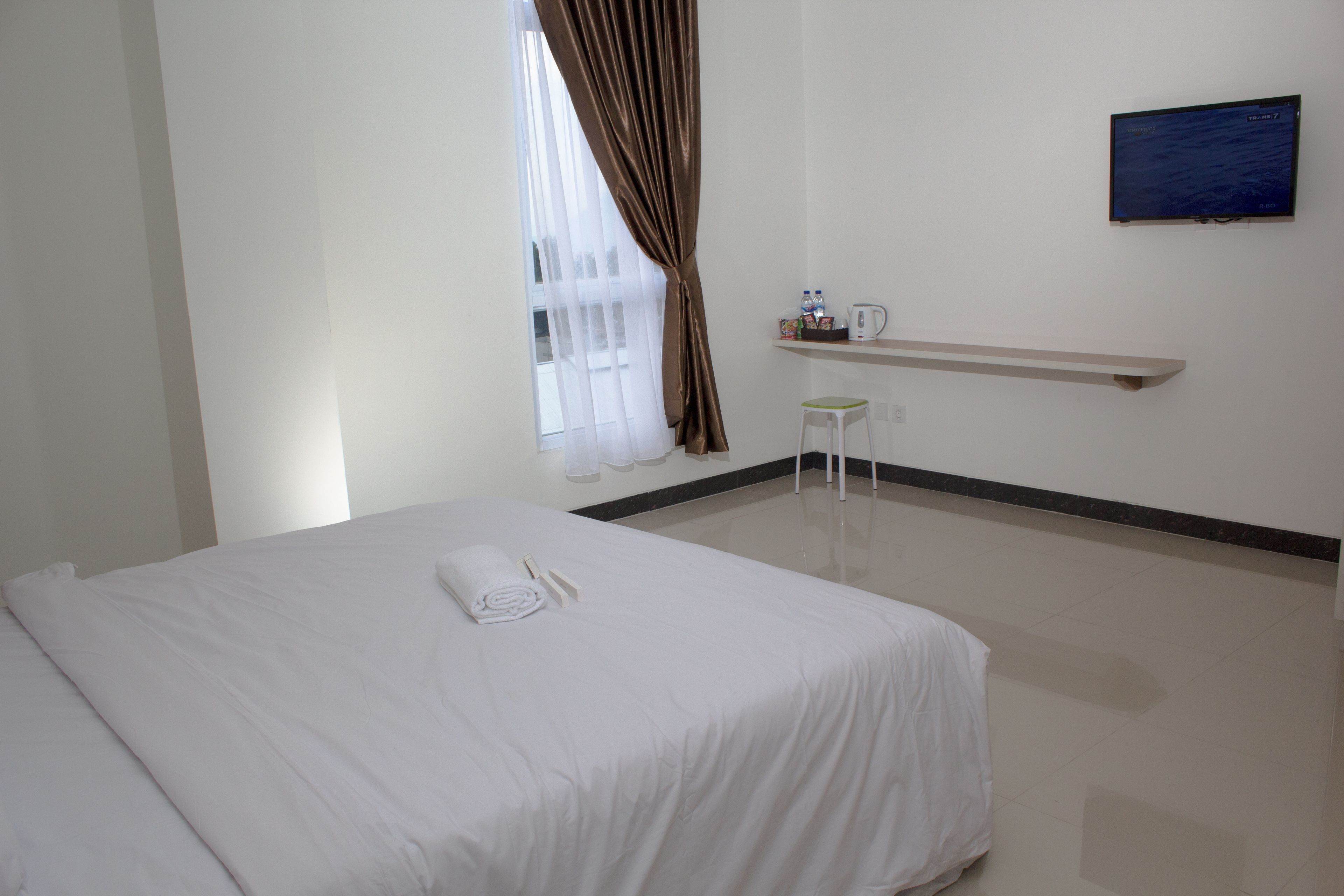 Kamar Deluks | Meja kerja dan Wi-Fi gratis