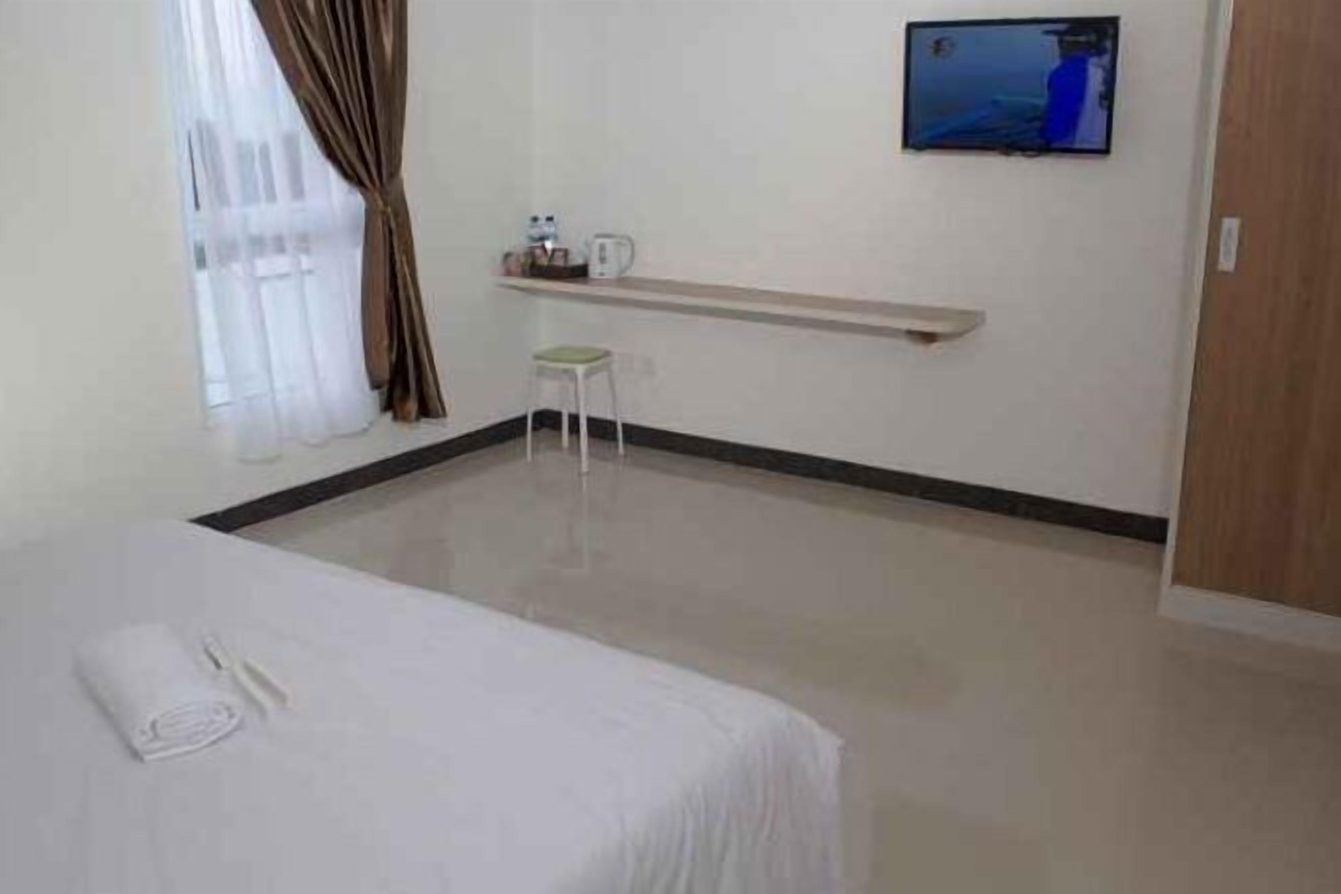 办公桌、免费 WiFi