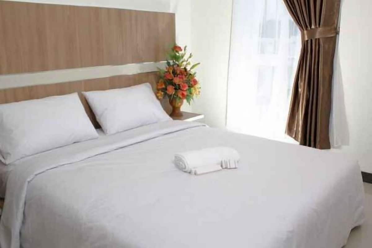 Schreibtisch, kostenloses WLAN