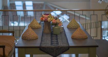 Vera Nidhra - Self check-in after 6pm