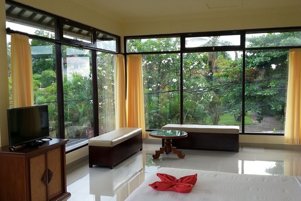 Family Room | Living room | LCD TV