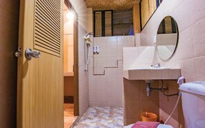 Standard Room, 1 King Bed, Non Smoking, Pool View | Bathroom | Shower, free toiletries, towels - Panisara Pool Villa (Hua Hin)