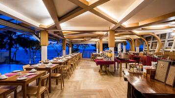 Daily full breakfast (THB 500 per person)