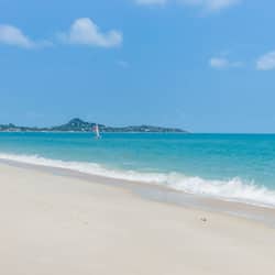 Na praia