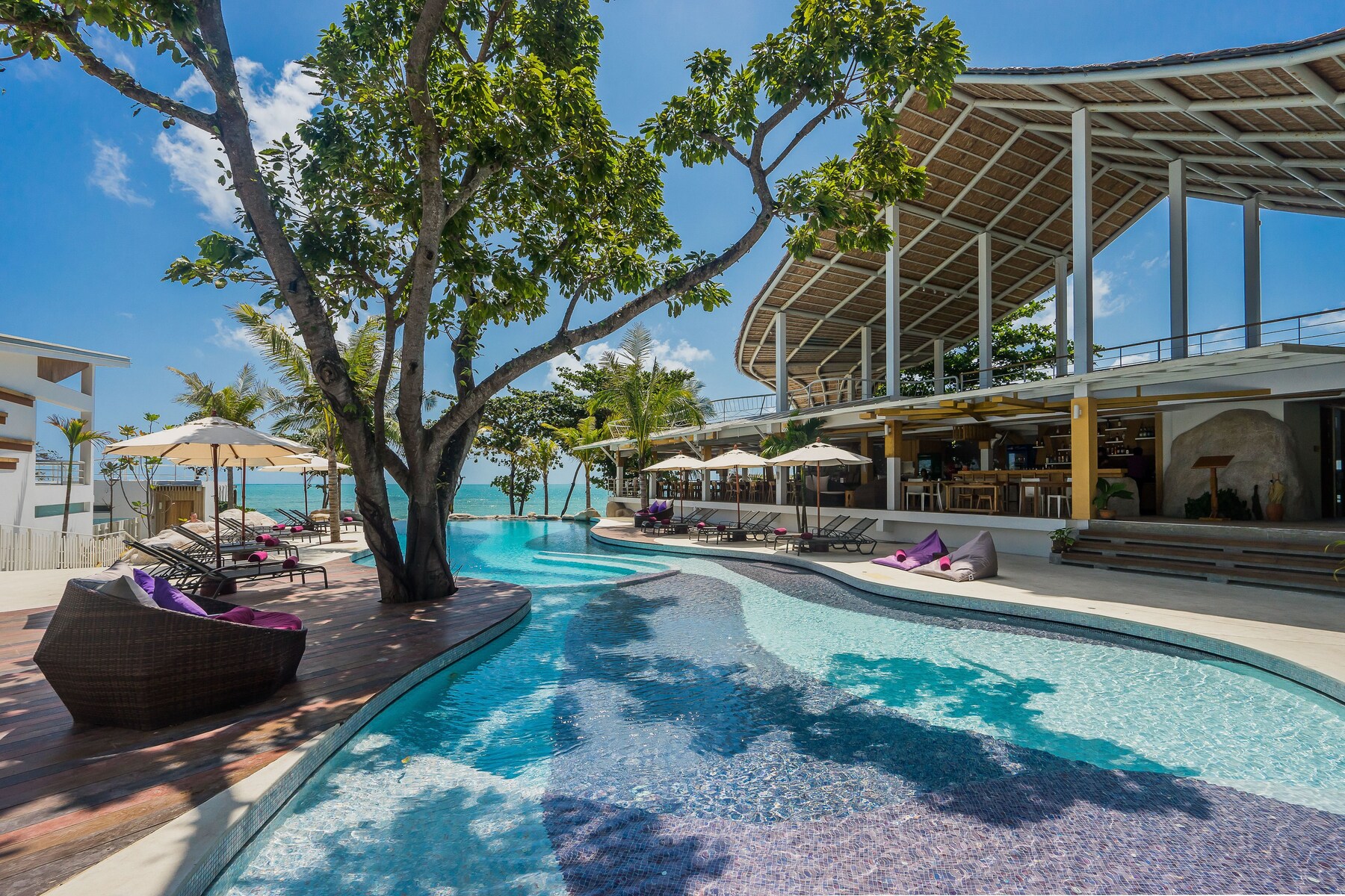 2 piscines extérieures