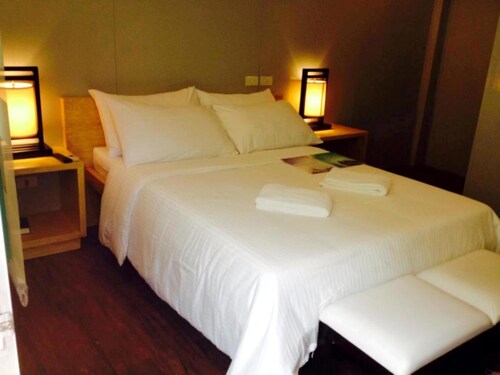 Shore Time Hotel Annex