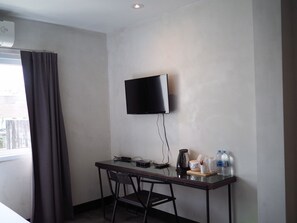 Escriptori i wifi gratuïta 