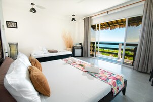 Minibar, caja fuerte, escritorio y cortinas opacas