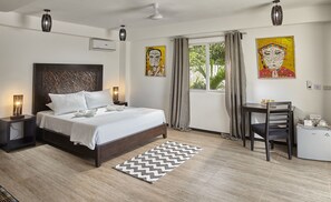 Family House | Minibar, in-room safe, desk, blackout curtains - Blanco Beach Resort (Daanbantayan)