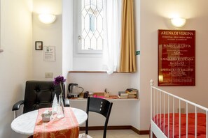 Standard Double Room | Room amenity - Alloggio Le Casette (Verona)