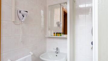 Superior Double Room (extra bed) | Bathroom | Shower, free toiletries, hair dryer, slippers