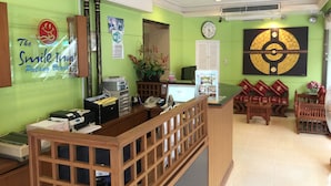 Reception - Smile Inn Patong (Patong)