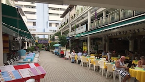 Front of property - Smile Inn Patong (Patong)