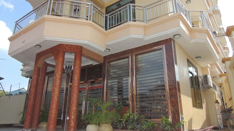 Silver Paradise Hotel