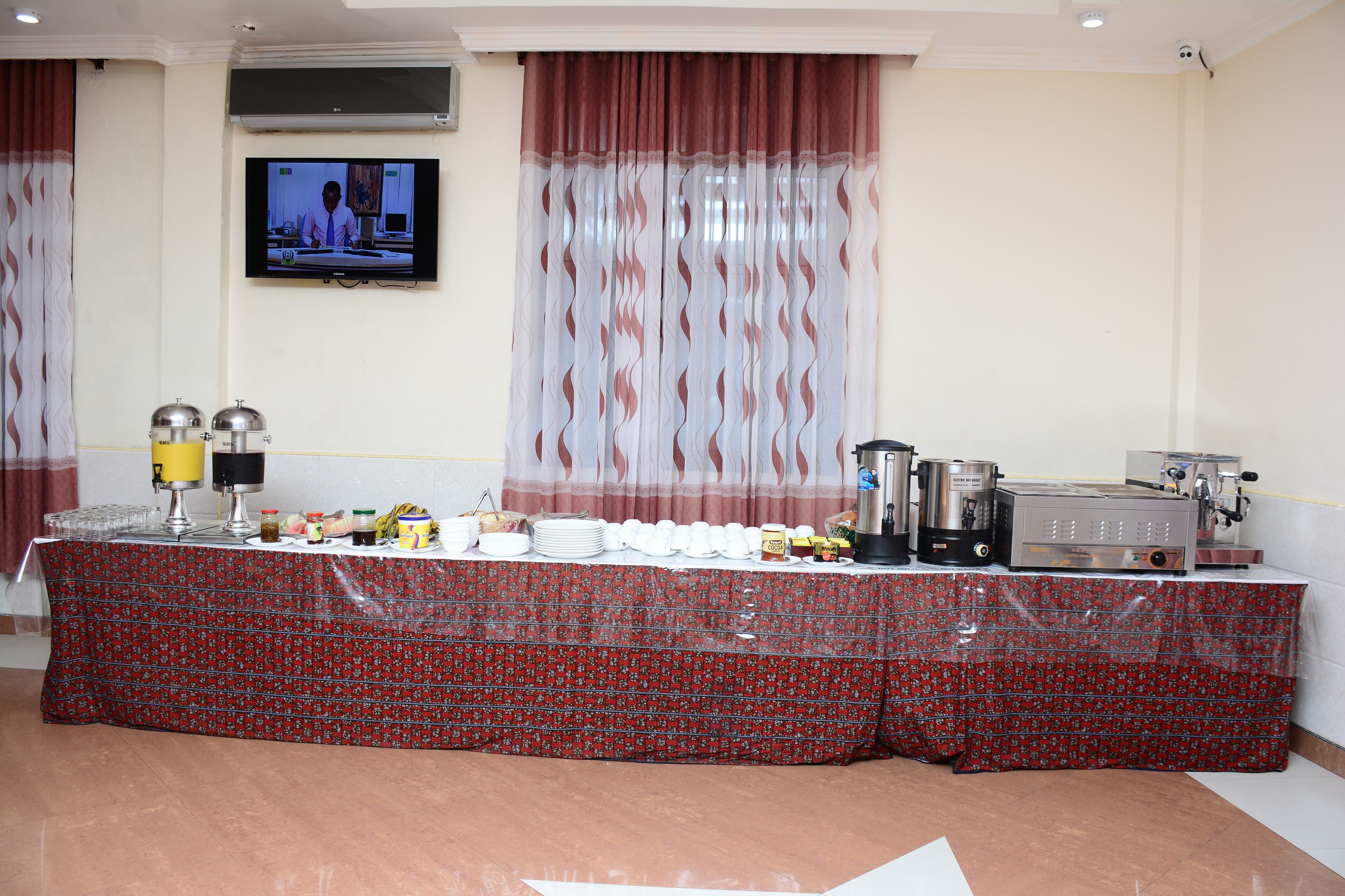 breakfast, lunch, dinner served; local and international cuisine