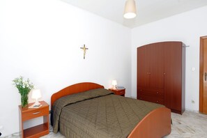 Skrivebord, skrivebord for bærbar PC og strykejern/-brett