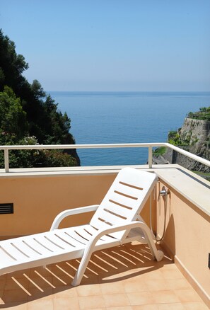 Appartamento, 2 camere da letto, balcone | Vista dalla camera