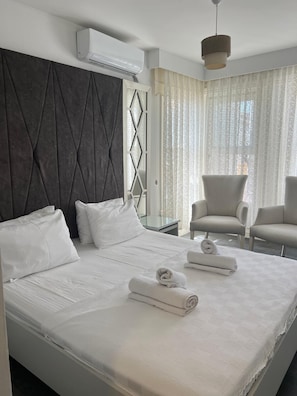 Deluxe Double Room | Premium bedding, minibar, desk, free cribs/infant beds