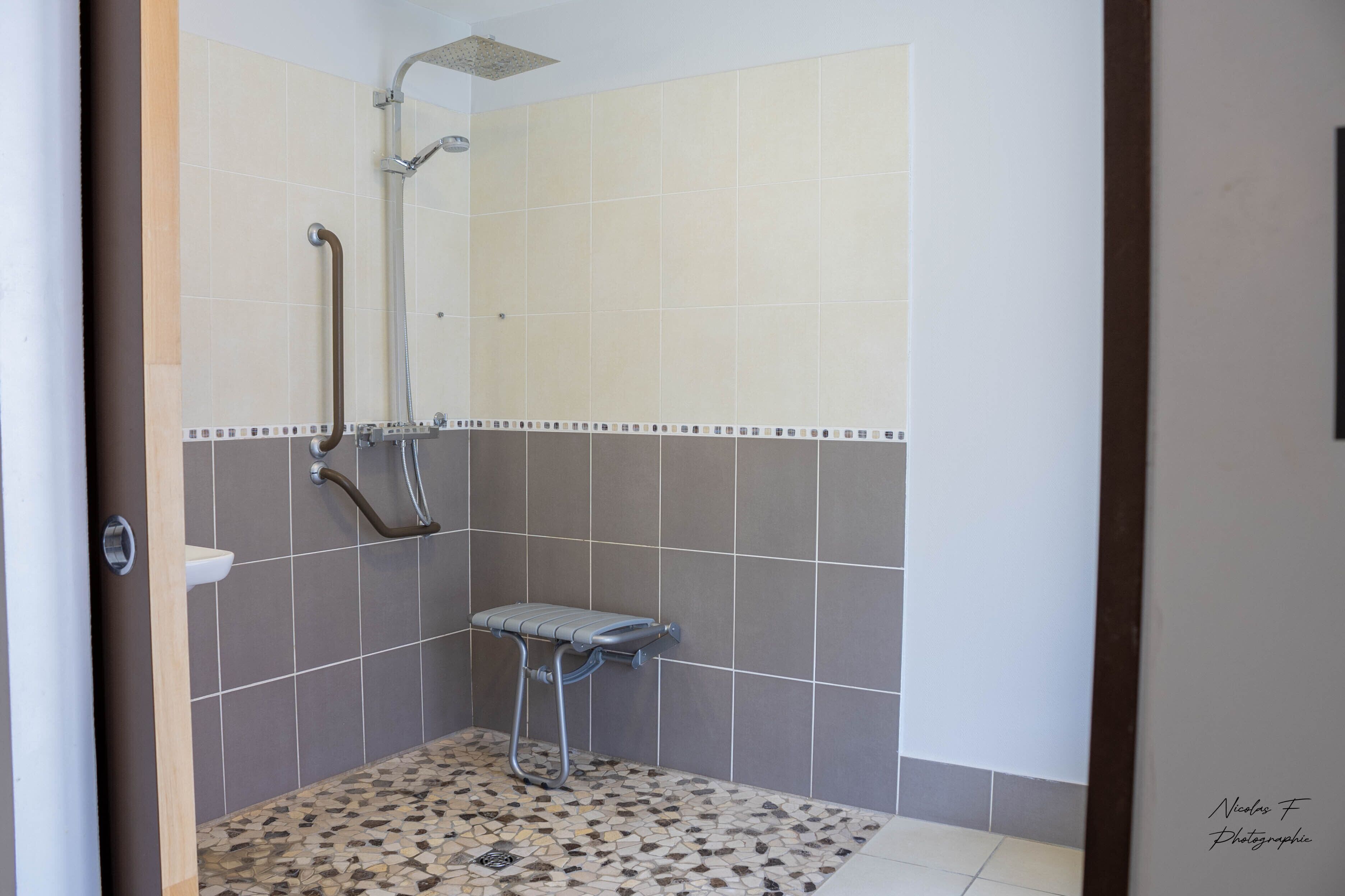 superior pmr room | bathroom | shower, free toiletries, hair dryer, towels