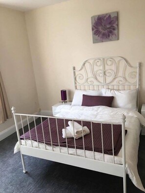 บิสซิเนสอพาร์ทเมนท์, 5 ห้องนอน, ปลอดบุหรี่, ห้องครัว | 1 ห้องนอน, โต๊ะทำงาน, เตารีด/โต๊ะรีดผ้า, Wi-Fi ฟรี