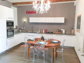 Appartement Familial, 3 chambres, dans les dépendances | Cuisine privée