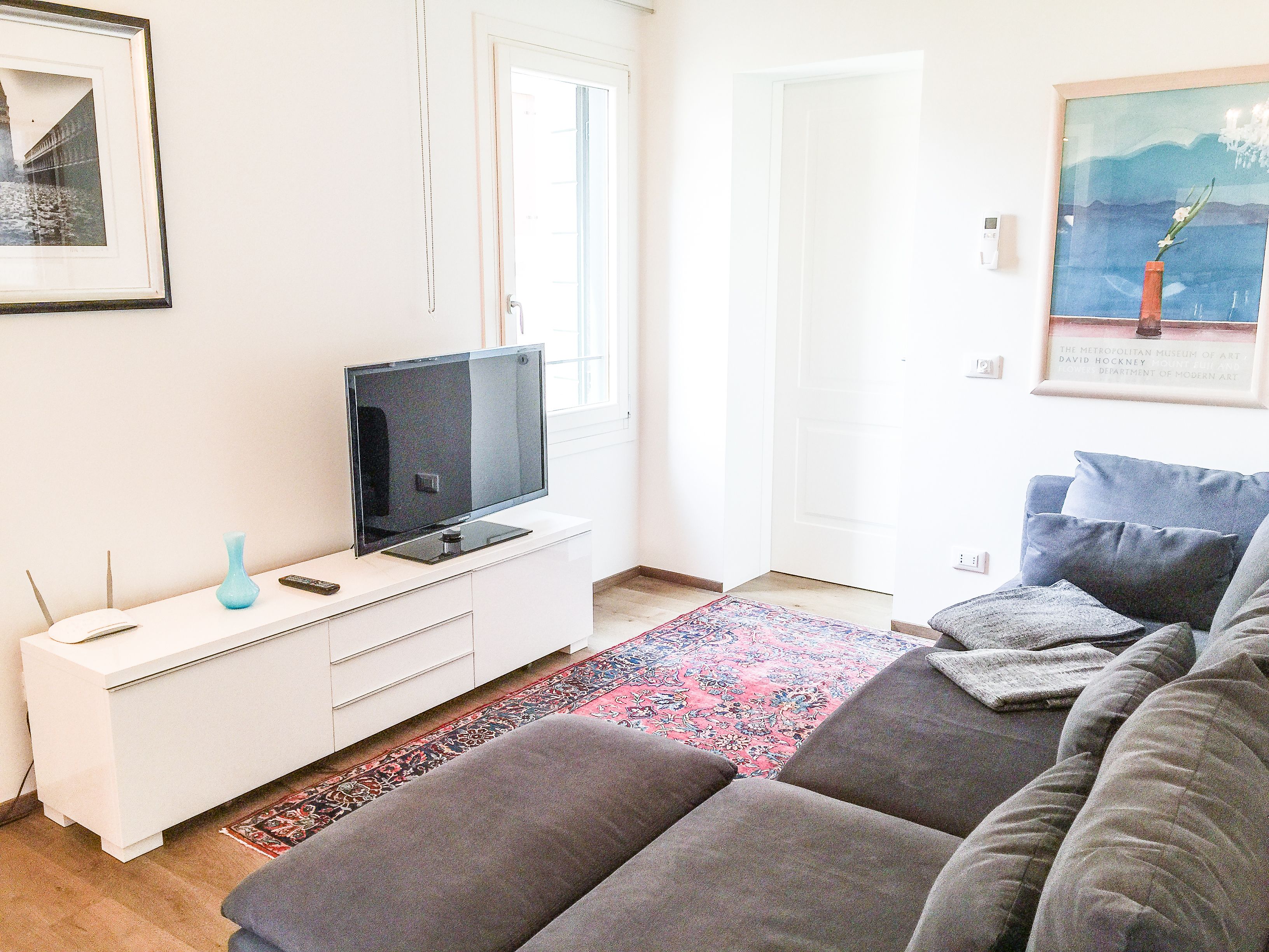 Familieleilighet, 3 soverom, anneks | Oppholdsområde | Flatskjerm-TV