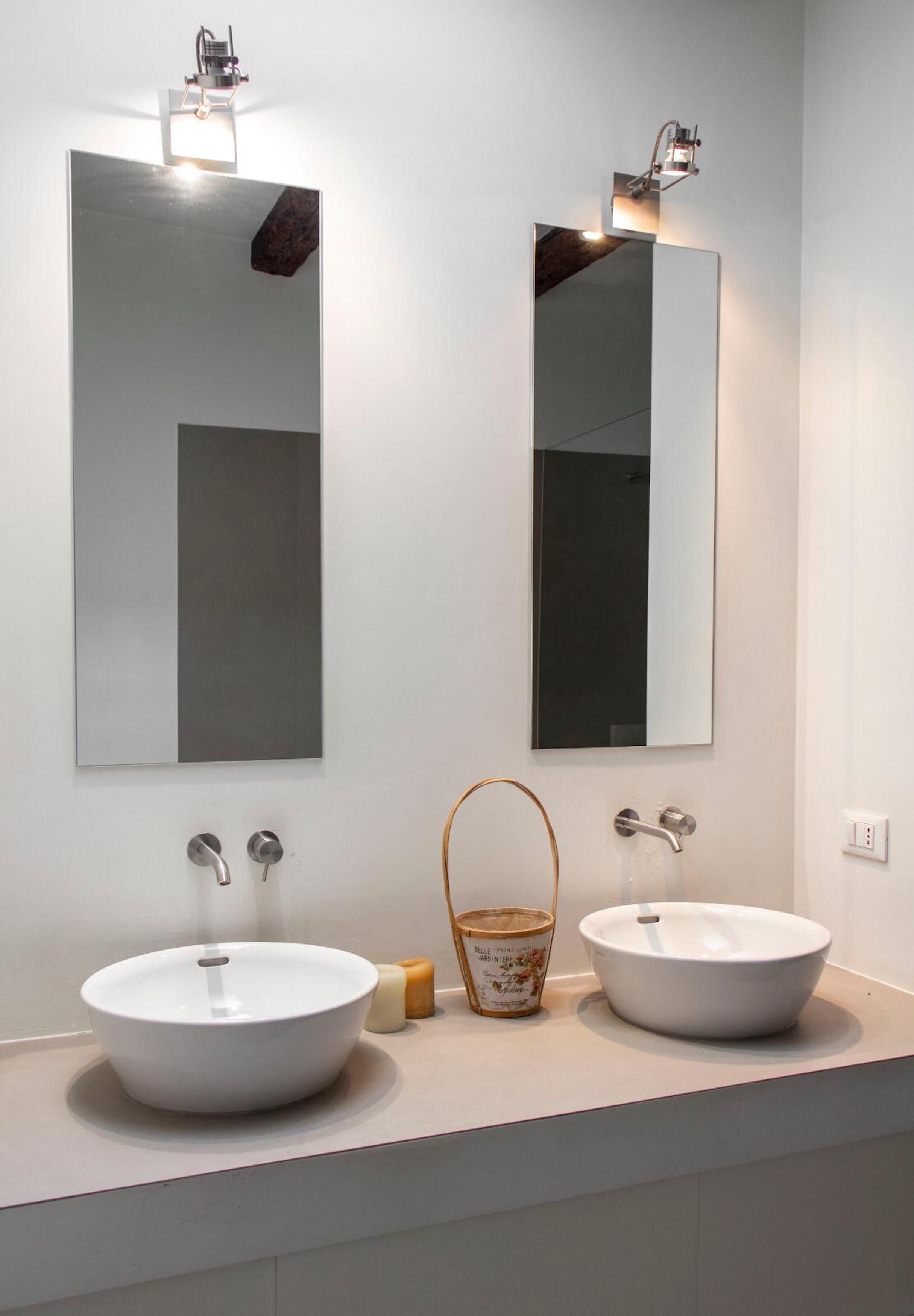 Căn hộ dành cho gia đình, 3 phòng ngủ, tòa nhà phụ | Phòng tắm | Buồng tắm vòi sen, đồ dùng nhà tắm miễn phí, máy sấy tóc 