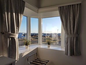 Double or twin room with shared bathroom 7 rooms in the main building - House on the hill (Höfn)