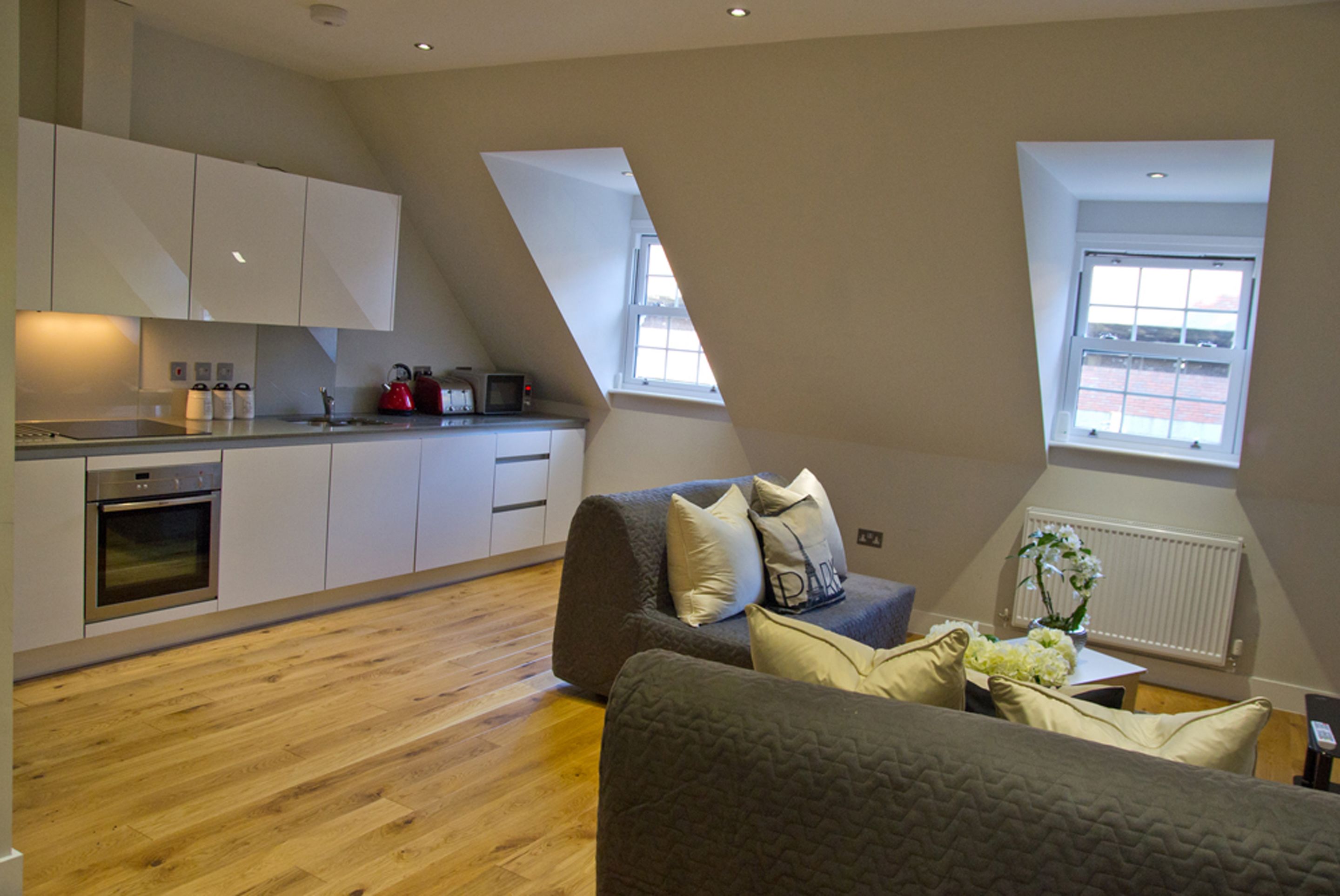 City Apartment, 2 Bedrooms, Non Smoking, 2 Bathrooms | Living area | TV