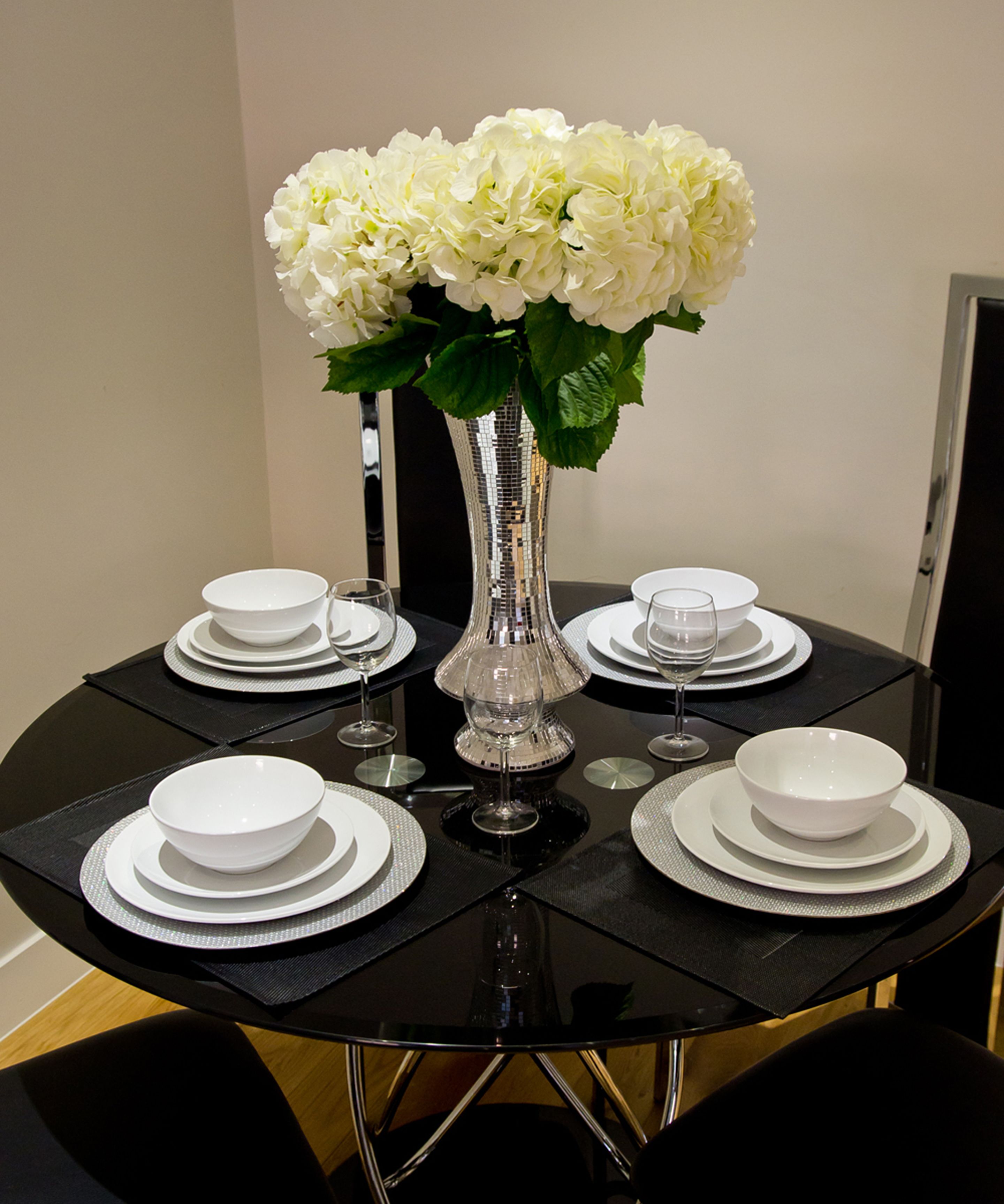 City Apartment, 2 Bedrooms, Non Smoking, 2 Bathrooms | In-room dining