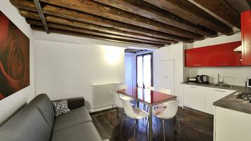 Apartment, 3 Bedrooms | Interior