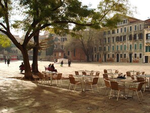 Exterior detail - Red Rose (Venice)