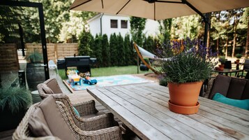 Se sirven desayunos, almuerzos, cenas y cocina local e internacional