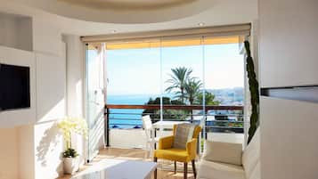 Comfort Apartment, 1 Bedroom (Santa Clara 1 Torre) | Living room | Flat-screen TV, DVD player, MP3 dock