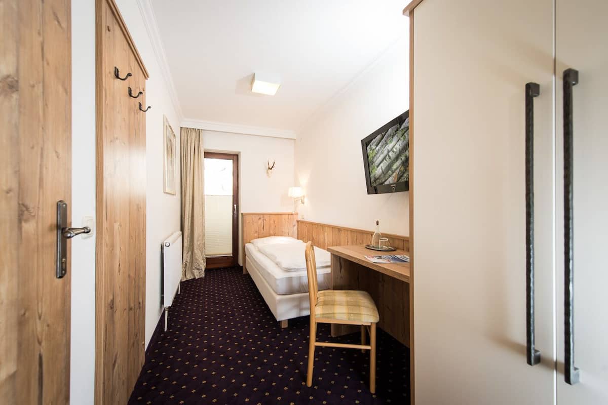 Coffres-forts dans les chambres, bureau, Wi-Fi gratuit