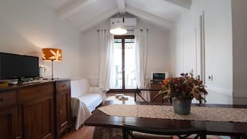 Appartement Classique | Coin séjour | Télévision à écran plat
