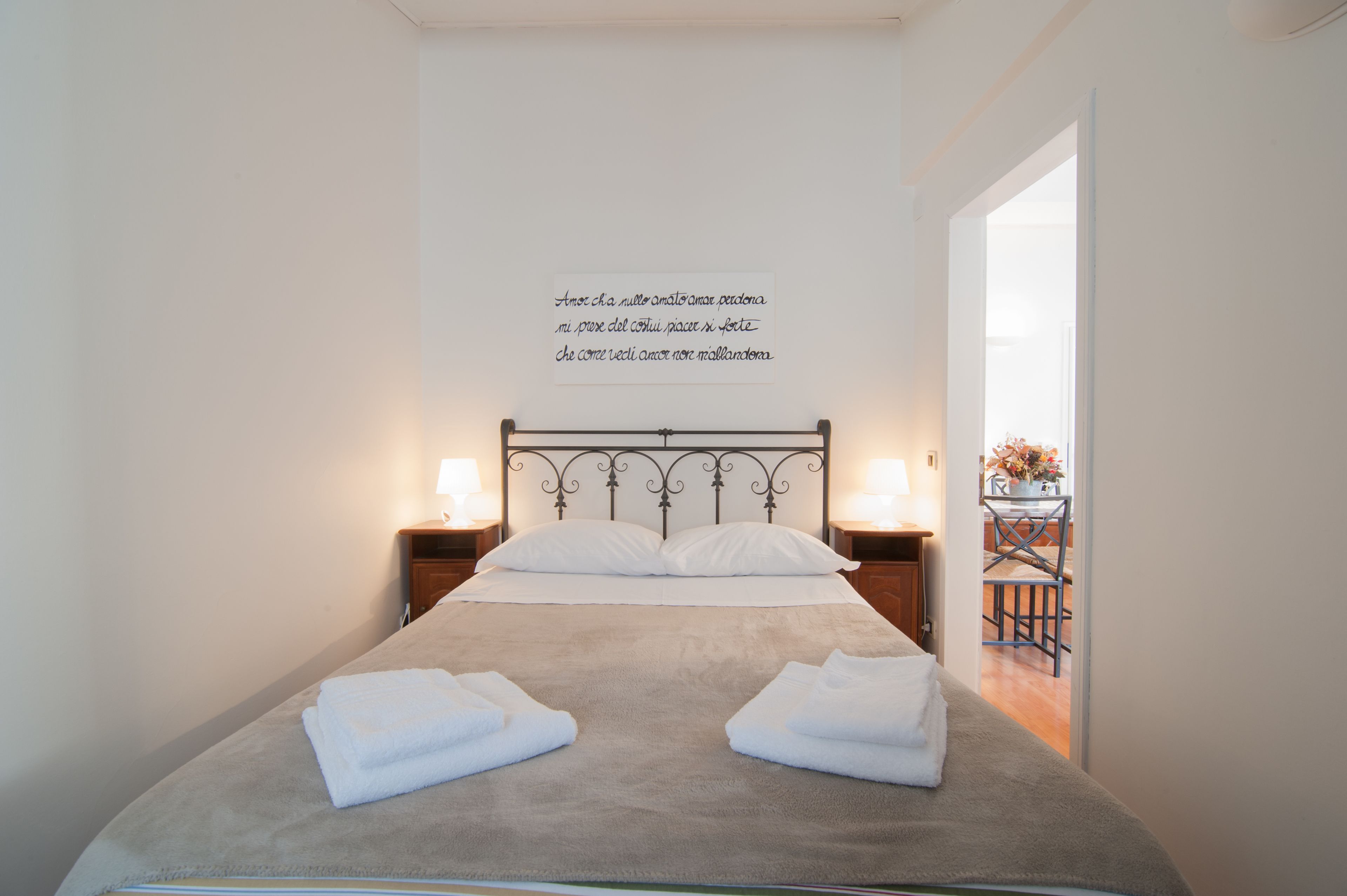 Classic Apartment | Iron/ironing board, free WiFi, bed sheets