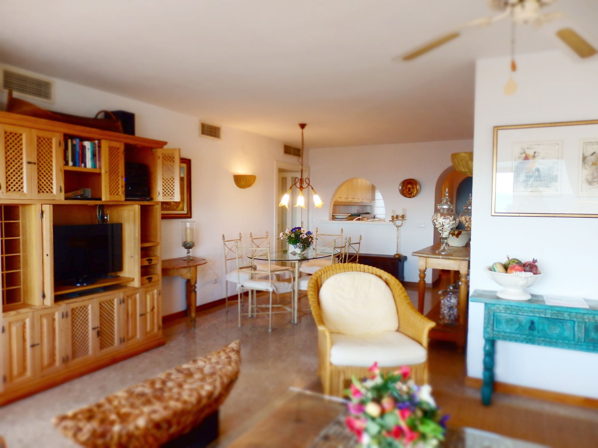 apartment, 2 bedrooms (5 c) | living room | flat-screen tv